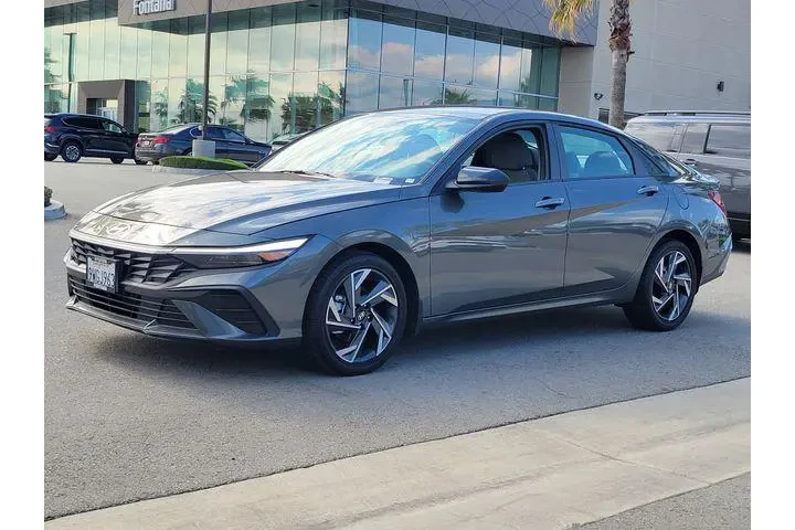 $22900 : Hyundai ELANTRA Hybrid 2025 image 5