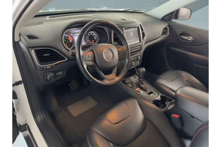 $14499 : Jeep Cherokee 2019 4x4 Trail image 4