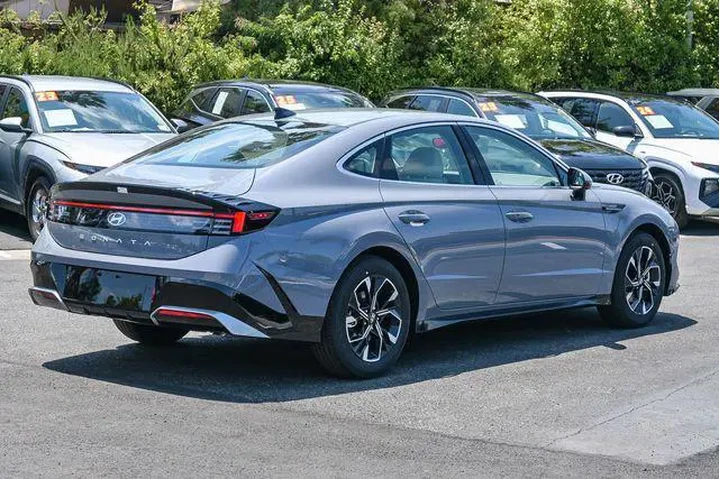 $26089 : Hyundai SONATA 2025 SEL 4dr image 4