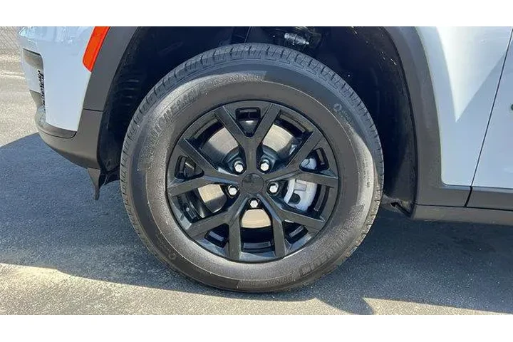 $34984 : Jeep Grand Cherokee L 2024 4 image 10