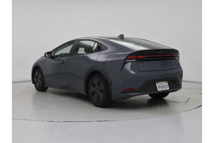 $28998 : Toyota Prius 2024 LE 4dr Hat image 2