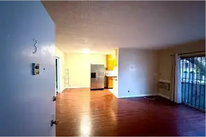 $1895 : Available 2Bedroom Apt  in LA image 2