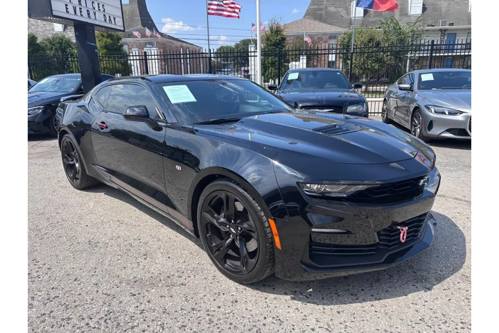 2020 Camaro RWD Coupe 2SS image 2