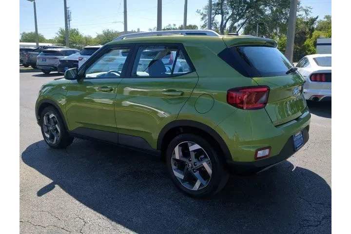 $16554 : Hyundai VENUE 2023 SEL 4dr C image 5