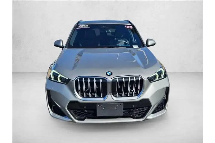 $34246 : BMW X1 2025 AWD xDrive28i 4d image 2
