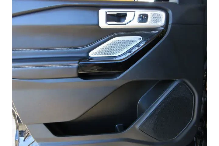 $35999 : Ford Explorer 2022 AWD ST 4d image 9