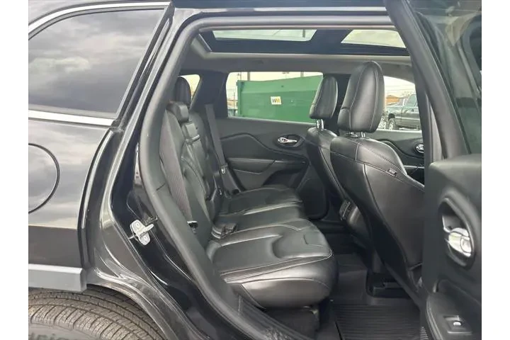 $9000 : Jeep Cherokee 2014 4x4 Limit image 8