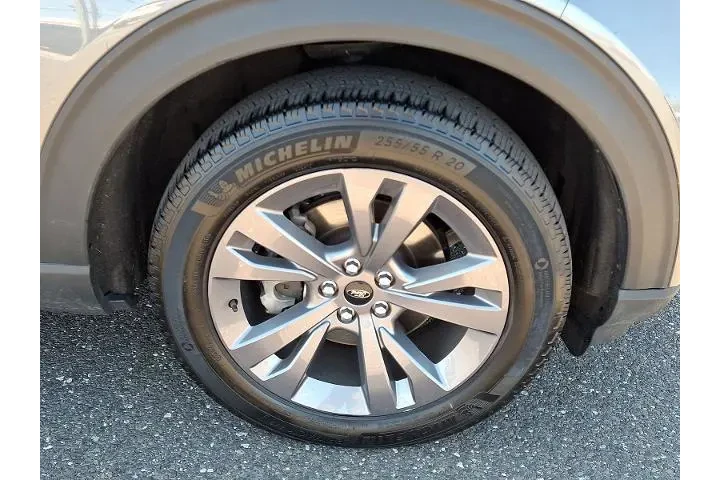 $34997 : Ford Explorer 2023 AWD XLT 4 image 8