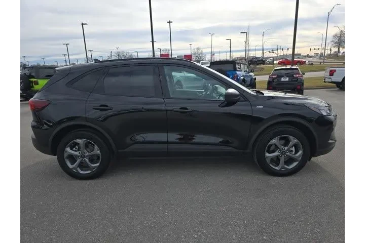 $26500 : Ford Escape 2025 AWD ST-Line image 6
