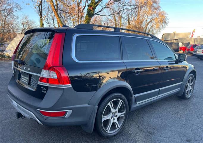 $10495 : 2015 XC70 T6 Platinum image 8