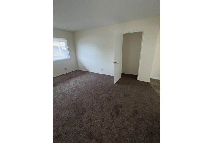 $2400 : AMPLIO APT 2 CUARTOS LYNWOOD image 6