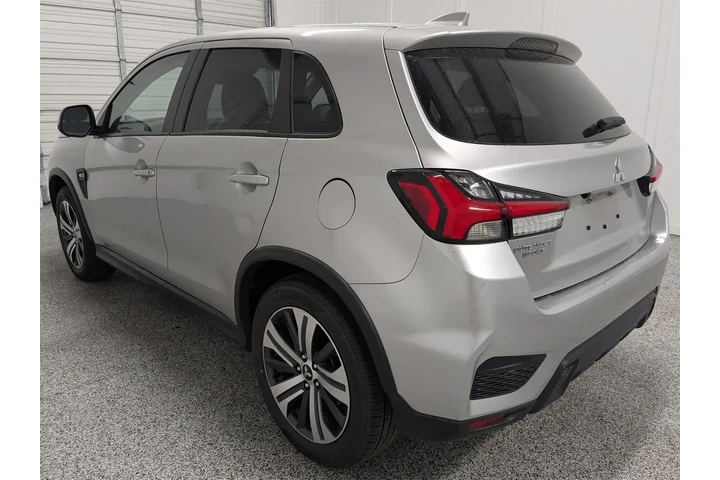 $22997 : Mitsubishi Outlander Sport 2 image 7
