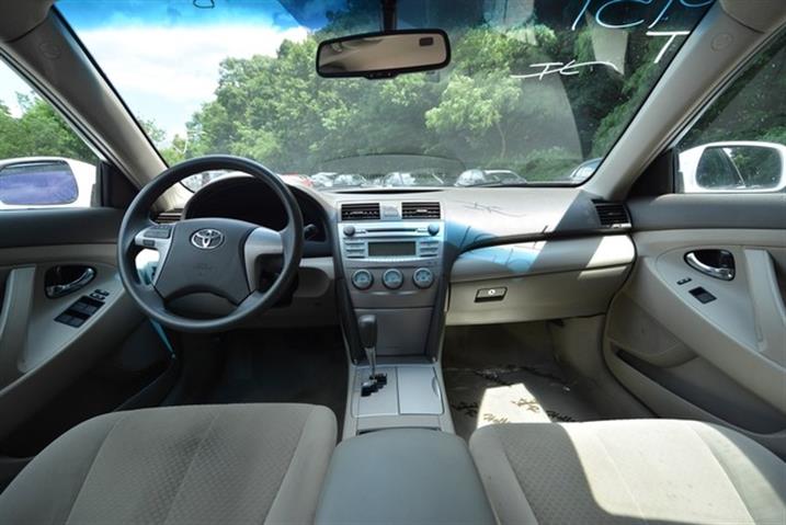 $800 : Front 2009 Toyota Camry LE New image 2