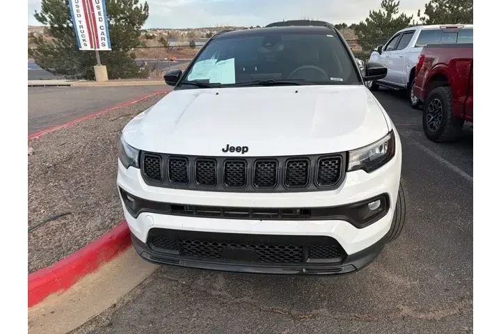 $27798 : Jeep Compass 2023 4x4 Latitu image 2