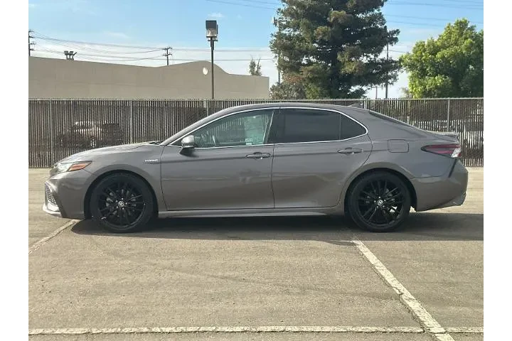 $25000 : Toyota Camry Hybrid 2021 XSE image 6