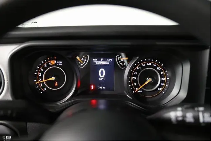 $33912 : Jeep Wrangler 2025 4x4 Sport image 7