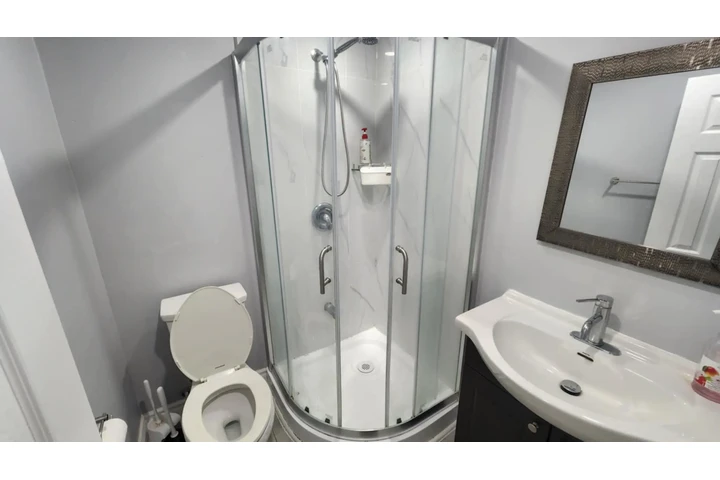 $800 : Cuarto para rentar image 1
