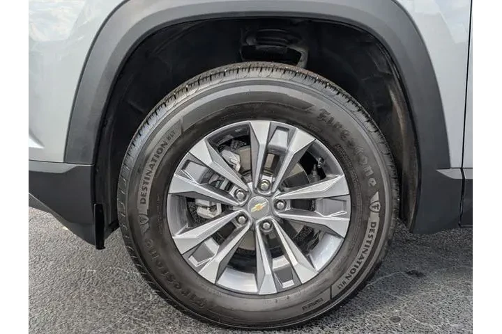 $27097 : Chevrolet Equinox 2026 LT 4d image 6