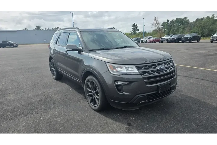 $12482 : Ford Explorer 2018 AWD XLT 4 image 4