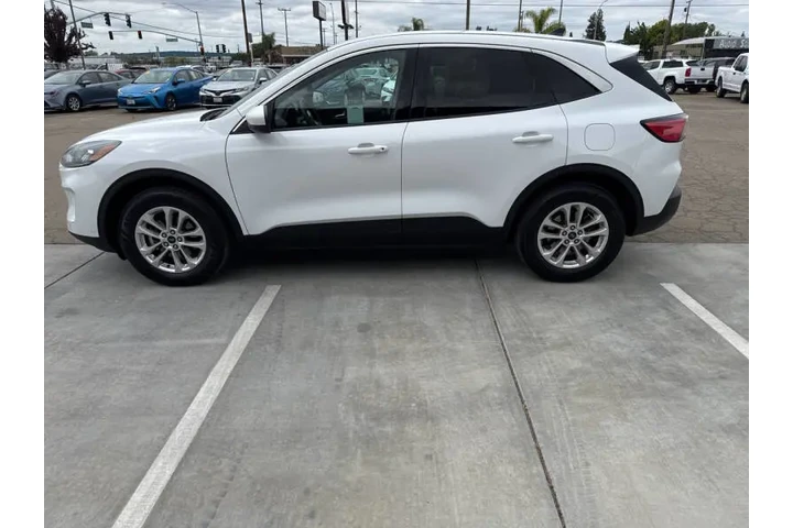 $12999 : 2020 Escape SE image 3