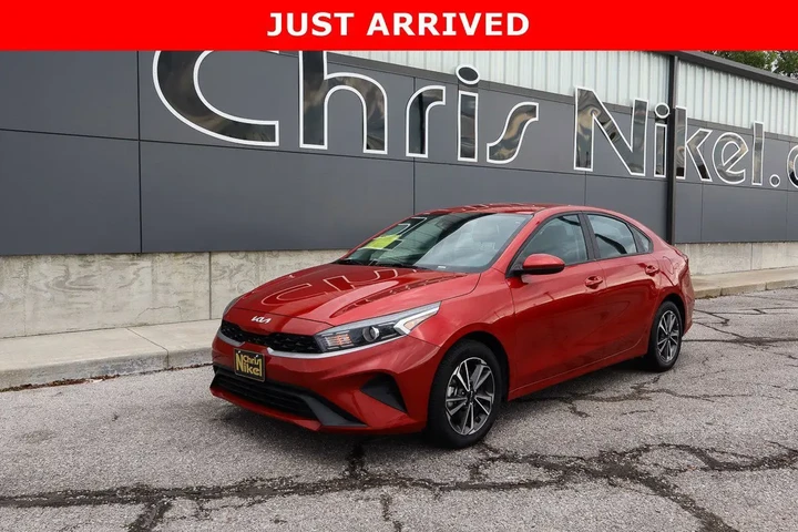 $17288 : 2023 Forte LXS image 1
