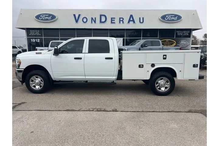 $39995 : Ram 3500 2023 4x4 Tradesman image 1