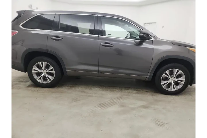 $19998 : Toyota Highlander 2015 LE 4d image 4