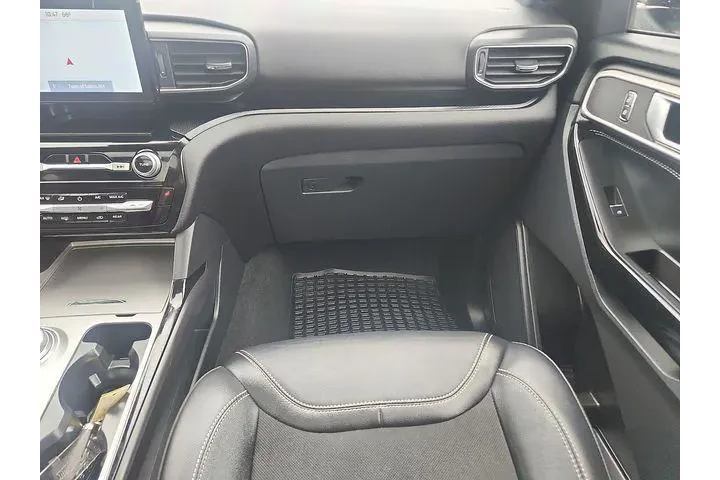 $37495 : Ford Explorer 2022 AWD ST 4d image 10