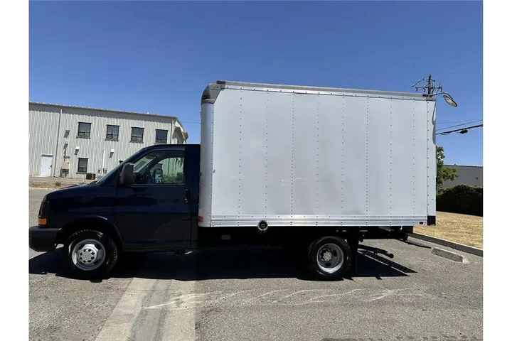 $16999 : Express Commercial Cutaway 20 image 9