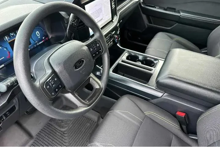 $36749 : Ford F-150 2024 4x2 STX 4dr image 4