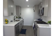 $2590 : Bella casa remodelada 2 pisos thumbnail