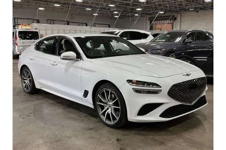 $28888 : Genesis G70 2023 2.0T 4dr Se image 1