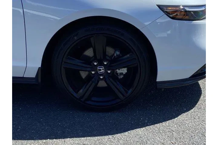 $24700 : Honda Accord Hybrid 2024 Spo image 9