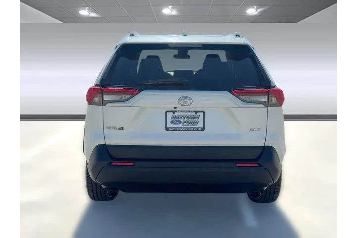 $20499 : Toyota RAV4 2021 XLE Premium image 10