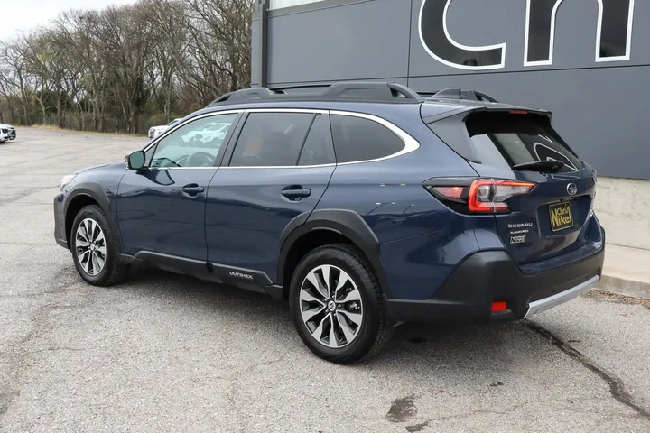 $35988 : 2025 Outback Limited XT AWD image 6