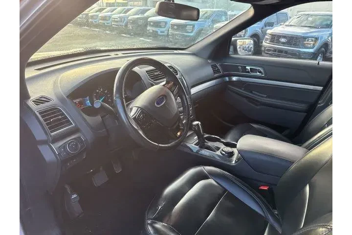 $18000 : Ford Explorer 2019 AWD XLT 4 image 9