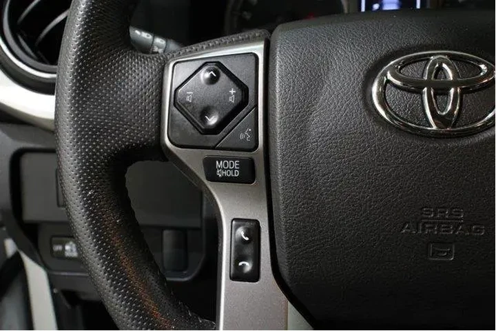 $31988 : Toyota Tacoma 2023 4x2 SR 4d image 9