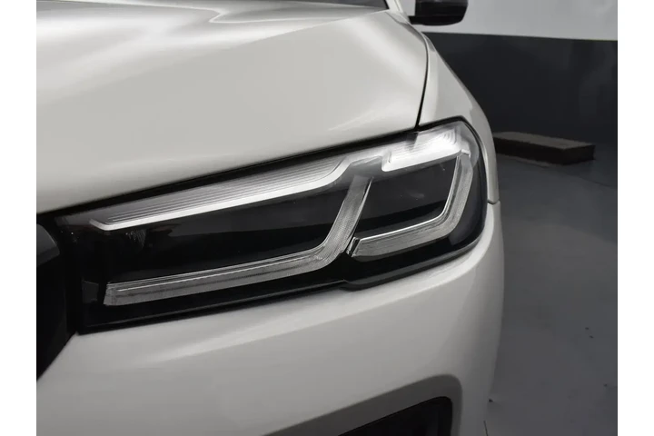 $33852 : BMW 5 Series 2021 AWD 540i x image 5