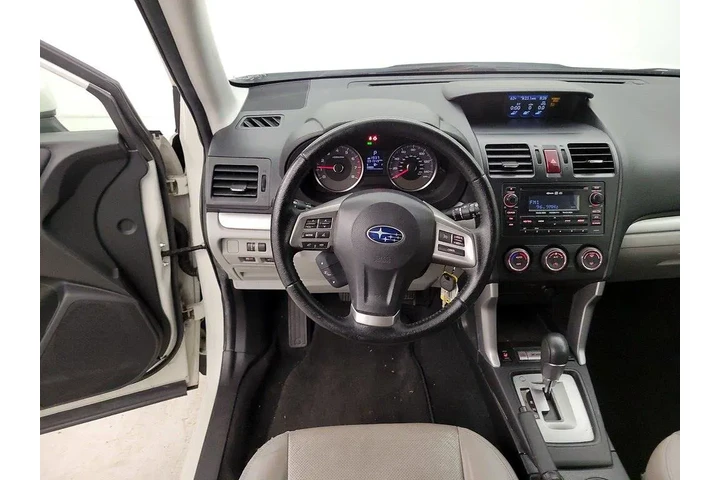 $15998 : Subaru Forester 2015 AWD 2.5 image 10