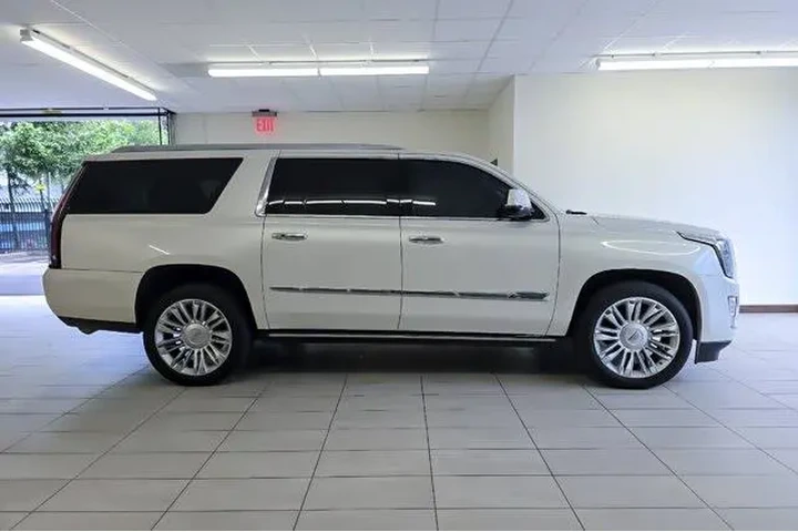 $21777 : Cadillac Escalade ESV 2015 4 image 3