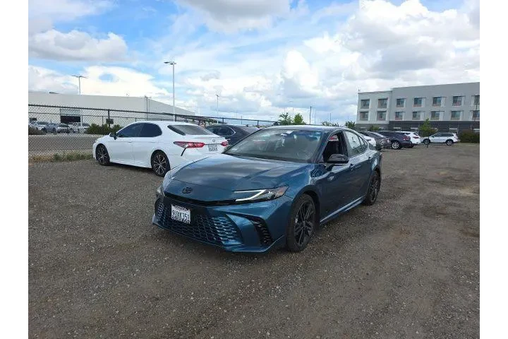 $39900 : Toyota Camry 2025 SE 4dr Sed image 3
