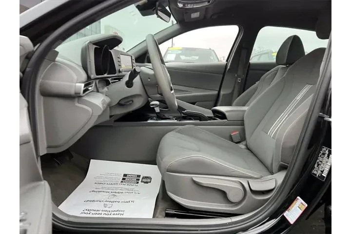 $21207 : Hyundai ELANTRA 2023 SEL 4dr image 7