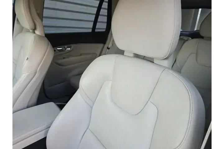 $24720 : Volvo XC90 2020 T5 Momentum image 6