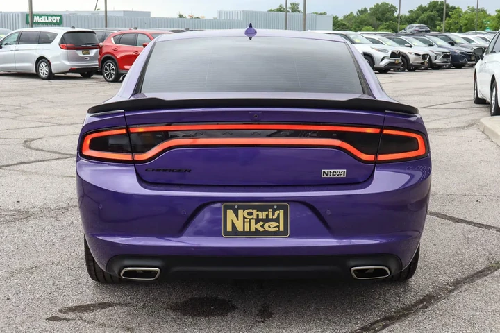 $28587 : 2023 Charger SXT RWD image 5