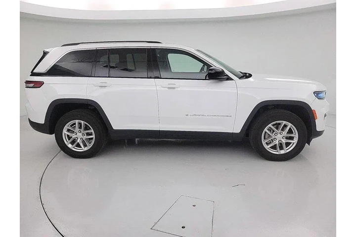 $28998 : Jeep Grand Cherokee 2023 4x4 image 4