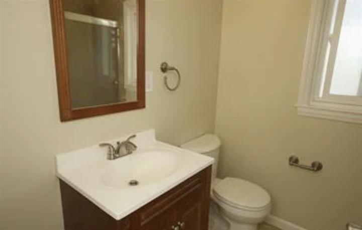 $1400 : 2BD, 1BTH APARTMENT FOR RENT image 7