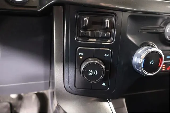 $35475 : Ford F-150 2023 4x4 XLT 4dr image 9
