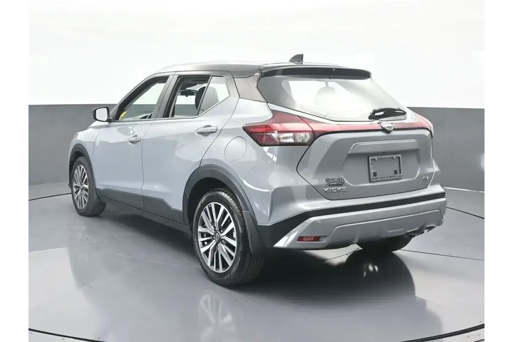 $12997 : Nissan Kicks 2023 SV 4dr Cro image 4