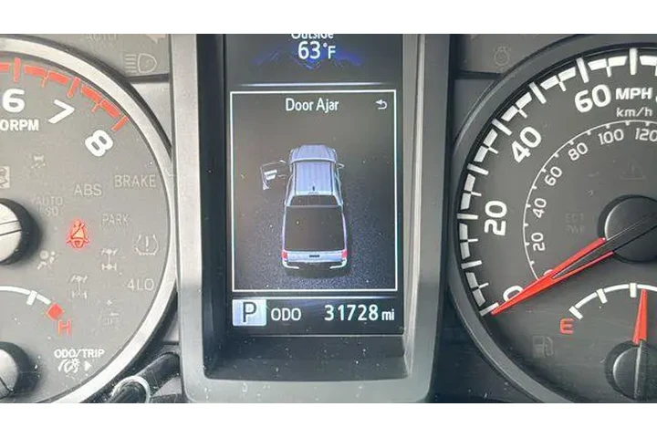 $29358 : Toyota Tacoma 2022 4x2 SR 4d image 9