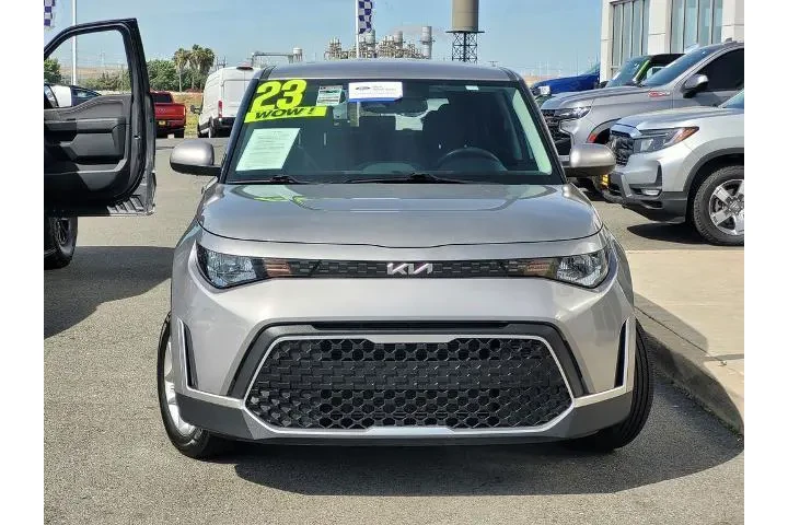 $17300 : Kia Soul 2023 S 4dr Crossove image 2